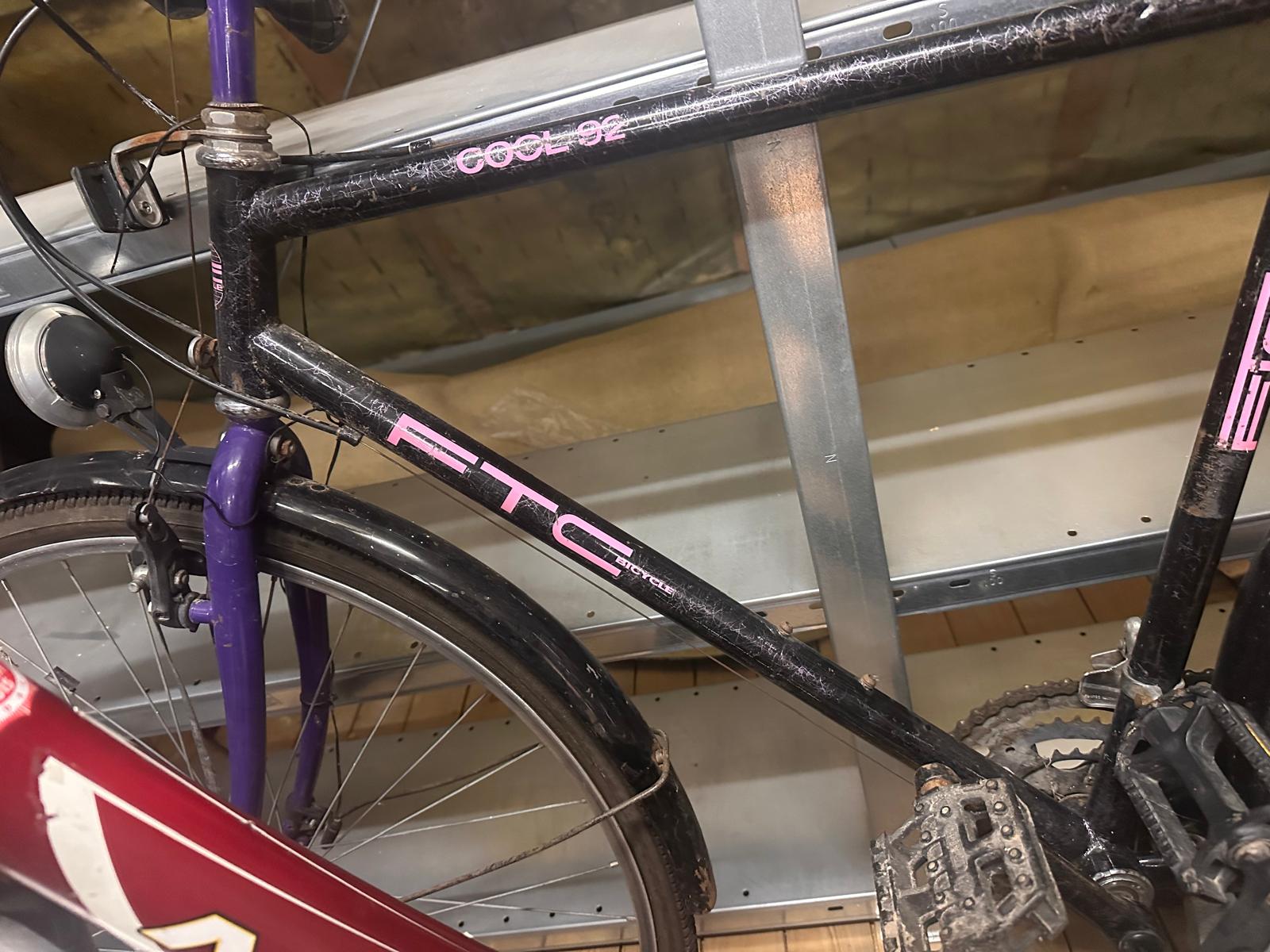 08 2026 schwarz lila Fahrrad 2 08 2026 schwarz lila Fahrrad 2
