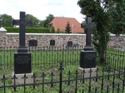 Kuntzow, Friedhof an der Kapelle