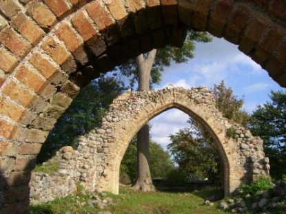 Steinfurth Kirchenruine web